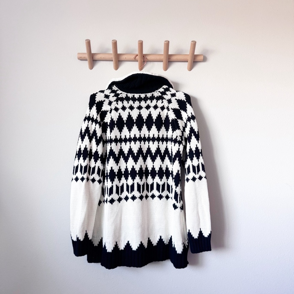 Show Me Your MuMu Sun Valley Black and White Sweater - Picture 10 of 13